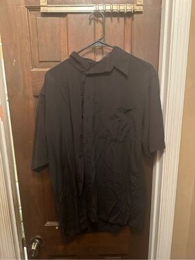 Men’s Medium Classic Short Sleeve Button-Up Shirt in Black